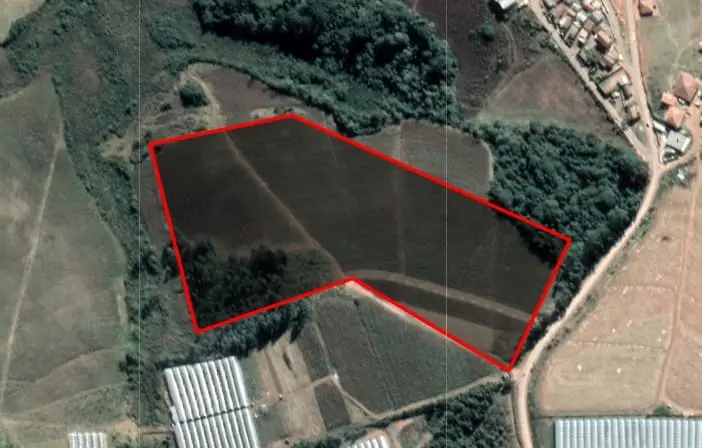 Estudo de corte e aterro para implantação de estufa em Munhoz
